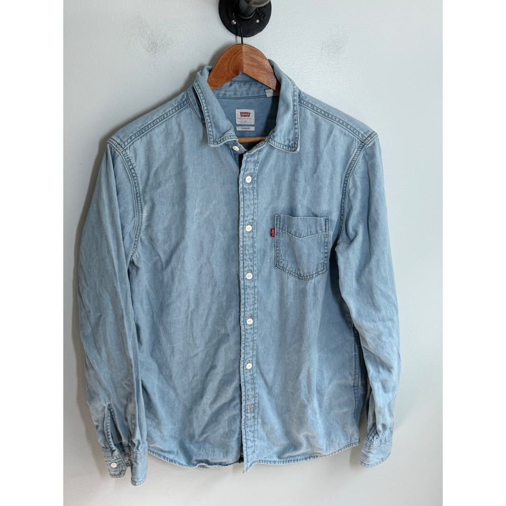 Levis Mens Light Wash Denim Button Down Shirt Standard Fit Blue M 85748-0094